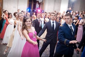 Мить неповторна балу випускного! Nostalgie…